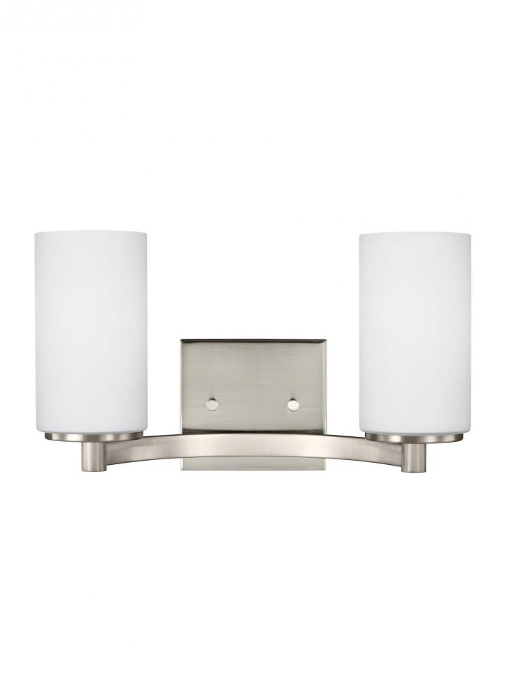 Hettinger transitional 2-light indoor dimmable bath vanity wall sconce in brushed nickel silver fini